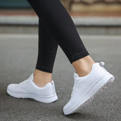 Zapatillas planas de malla transpirables a la moda, calzado femenino blanco